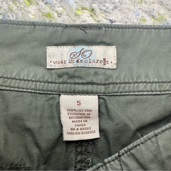 So Wear It Declare It Y2K Bootcut Low Rise Cargo Pants. Army Green. Size: 5. - Picture 7 of 7